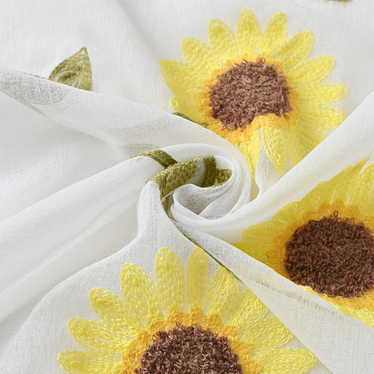 CountryBloom - Airy White Curtain with Sunflower Motif for a Farmhouse Decoration