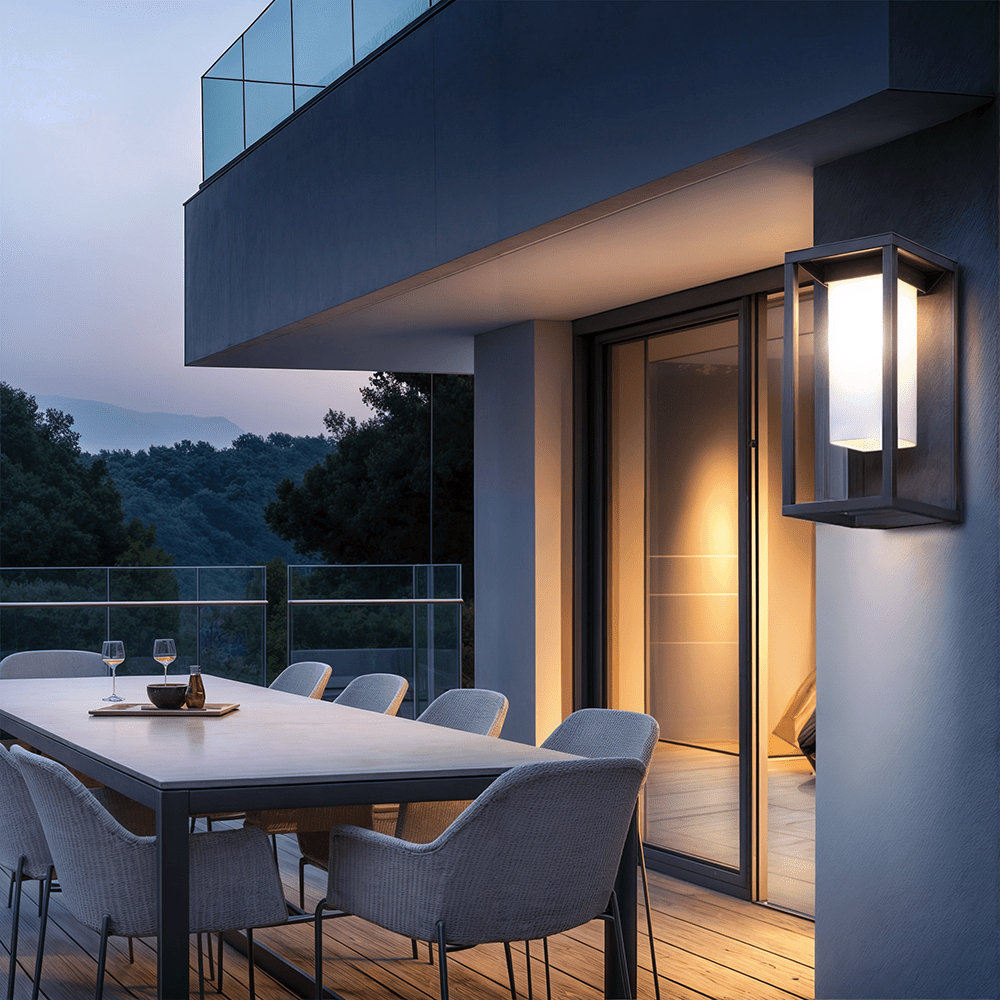 Louisa Outdoor Wall Lamp