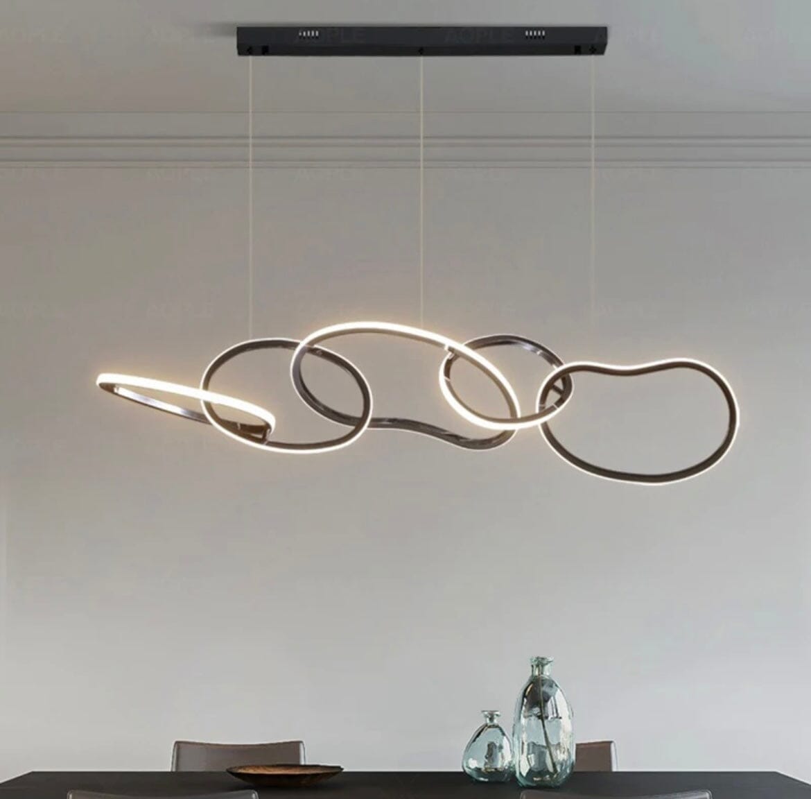 Vrimlo Ring Chandelier