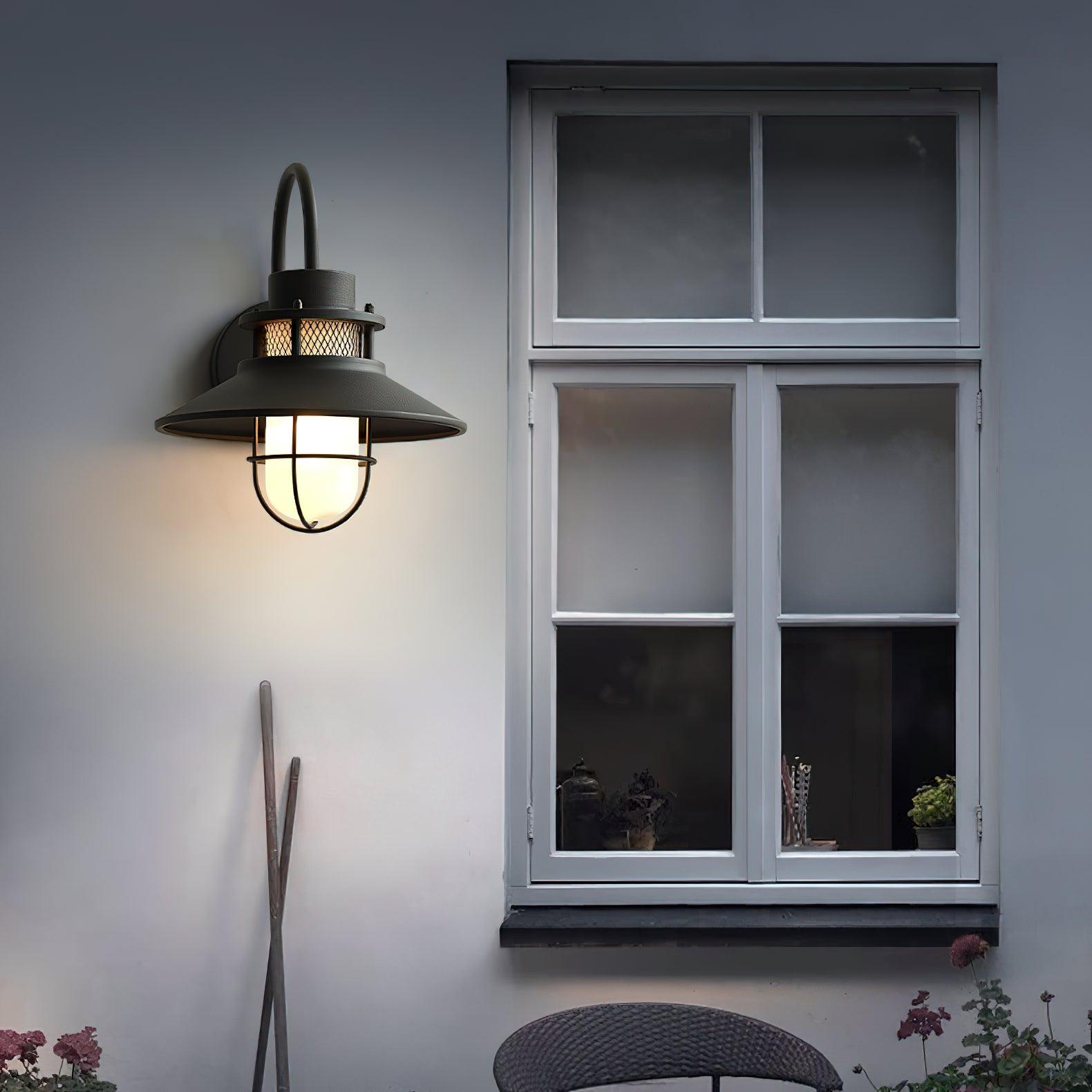 Felix Outdoor Lamp