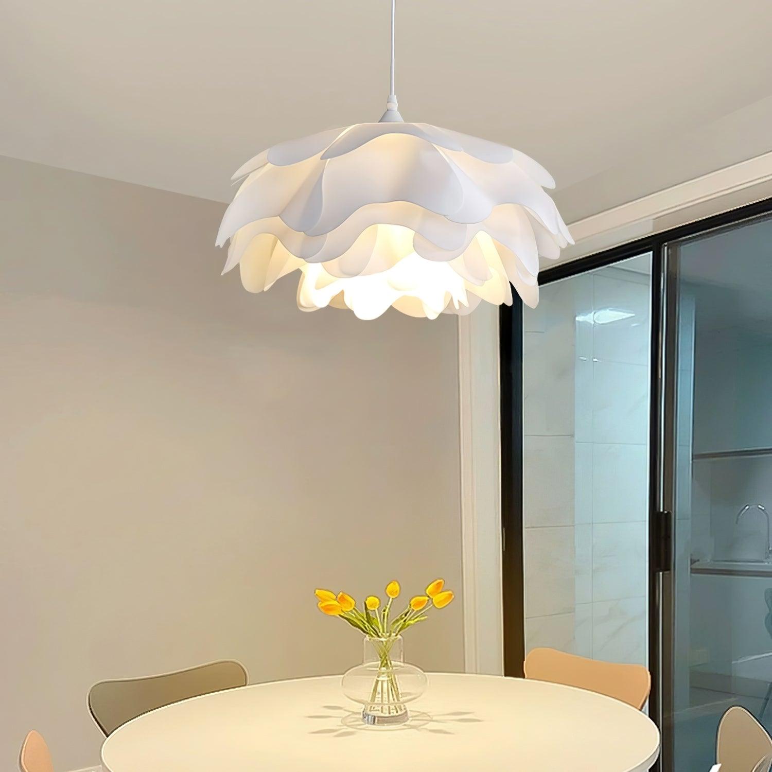 Bloemvormige witte hanglamp