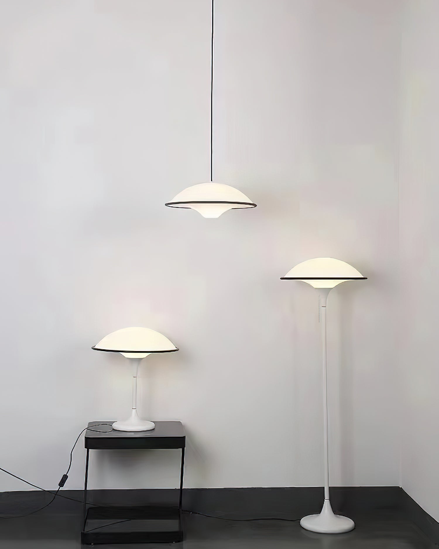 LumiFont - Elegant bordslampa med en unik design