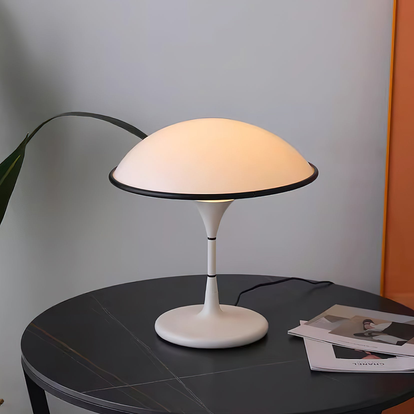 LumiFont - Lâmpada de mesa elegante com um design único