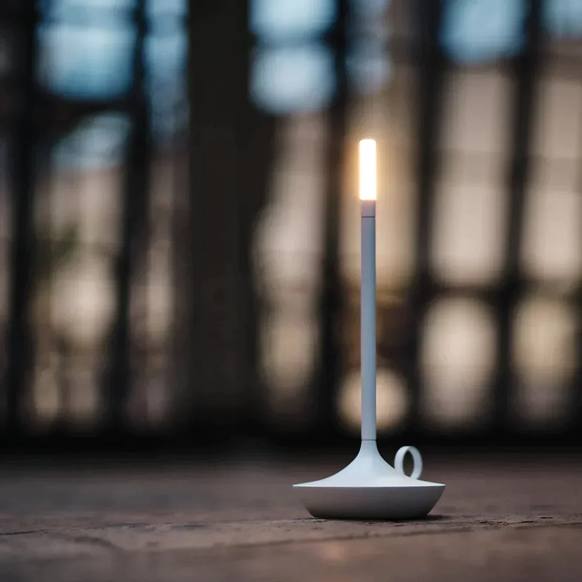 Nordic Candle Holder Light – Minimalistische skandinavische Tischlampe