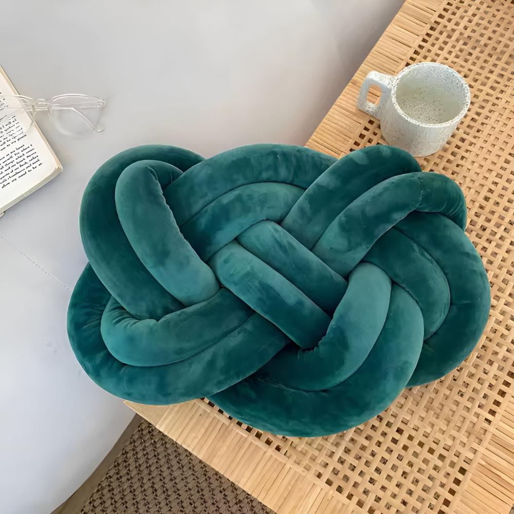 Coussin en peluche tressé