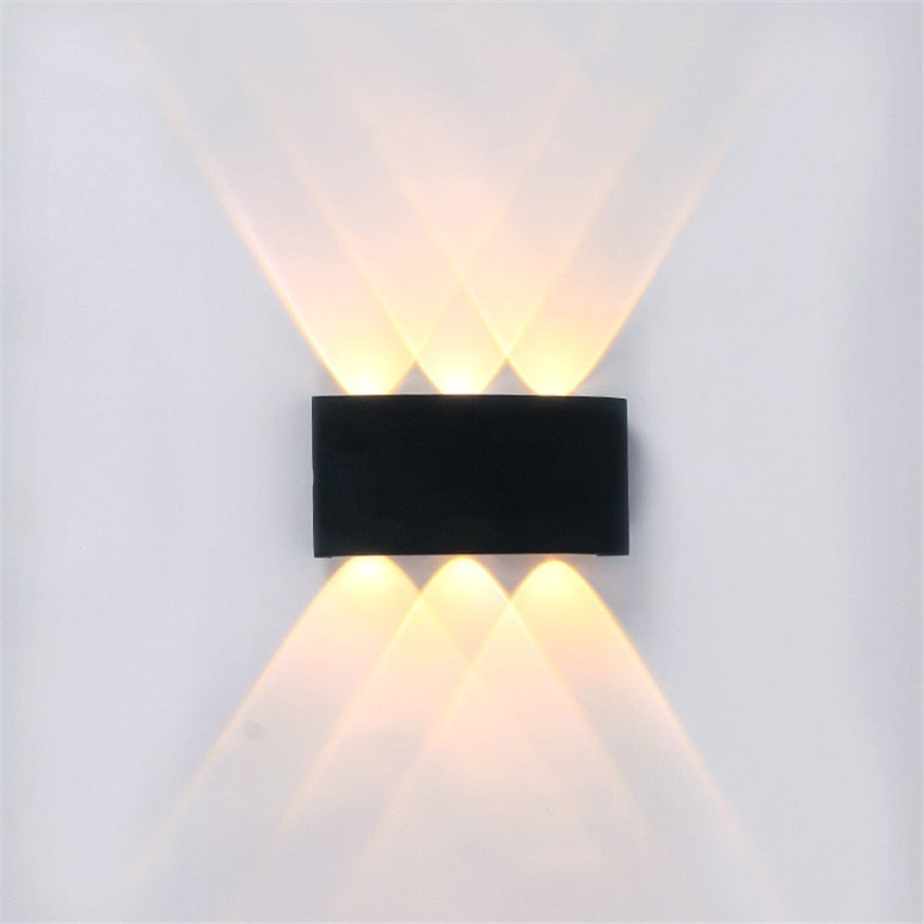 Lámpara de pared LED impermeable moderna para interior y exterior.