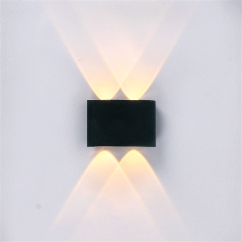 Lámpara de pared LED impermeable moderna para interior y exterior.