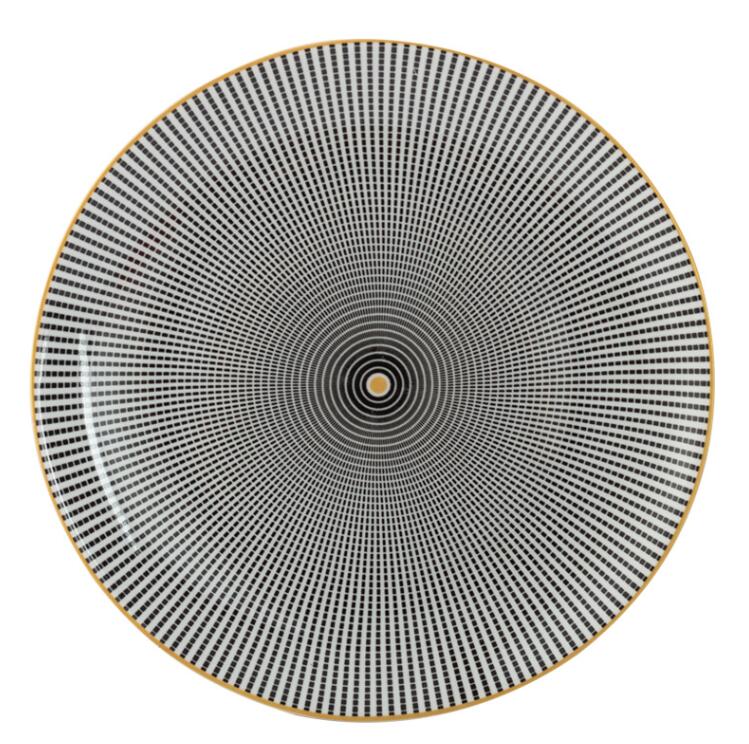 Illusion Plate