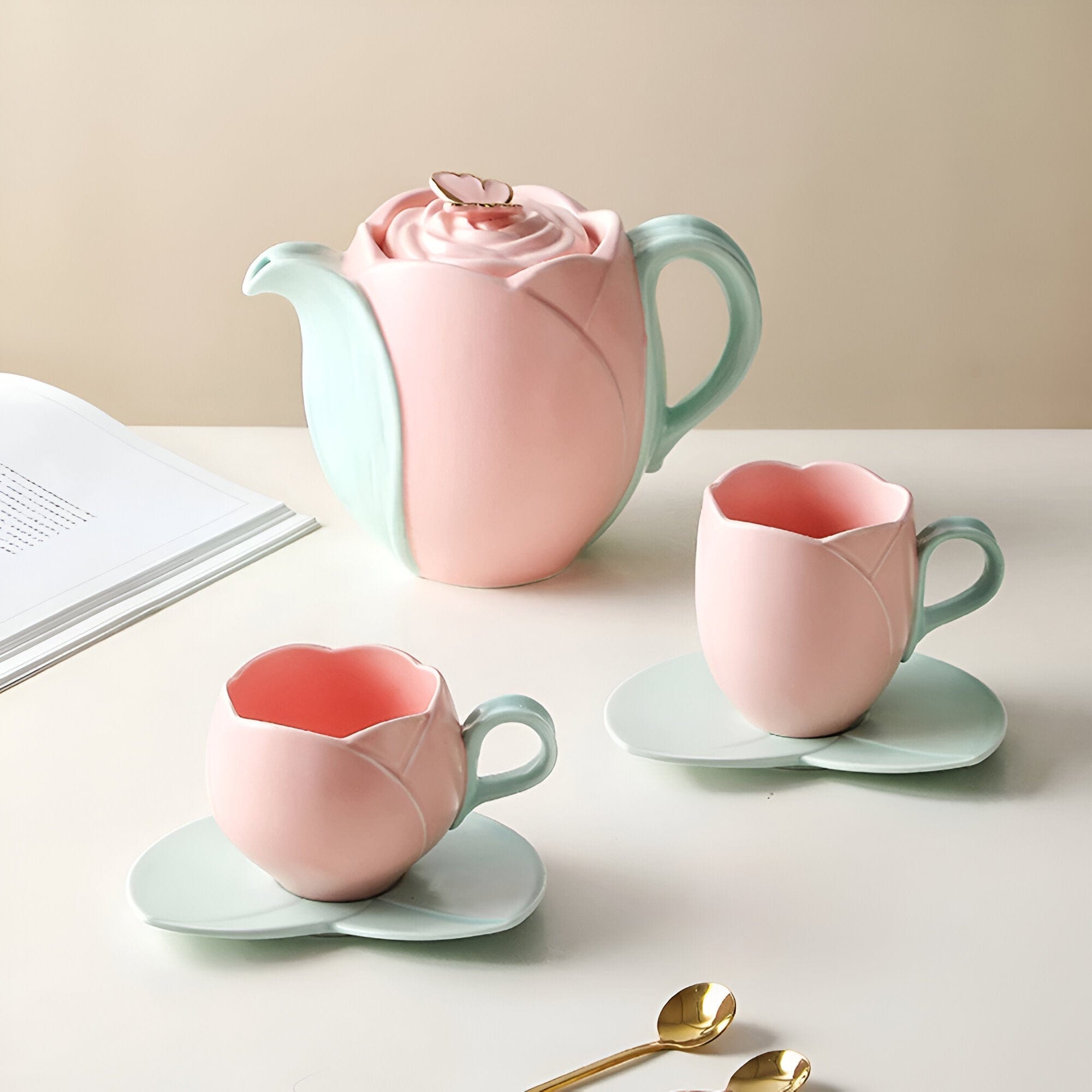 Ensemble de tasse à café en céramique avec soucoupe Tulipe