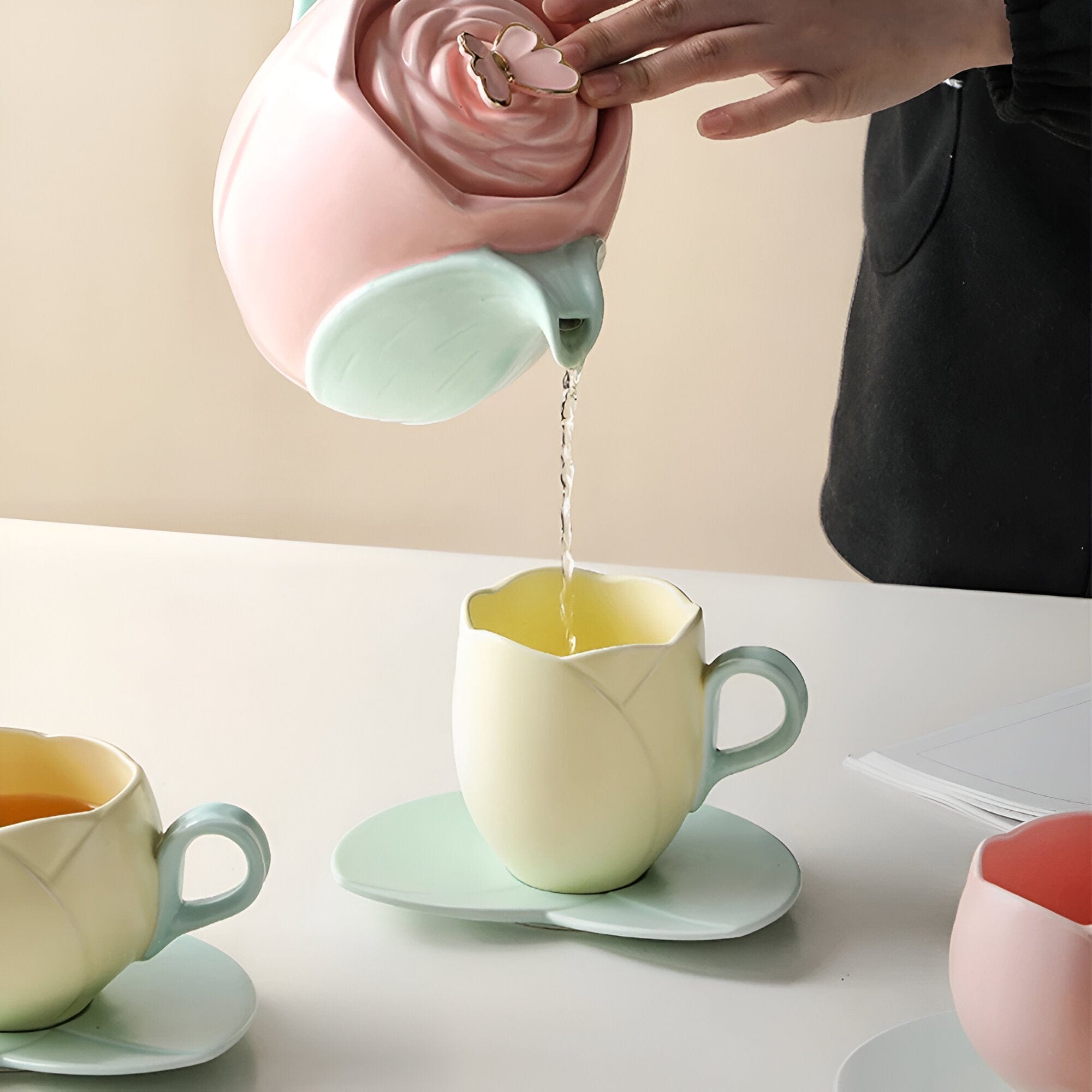 Ensemble de tasse à café en céramique avec soucoupe Tulipe