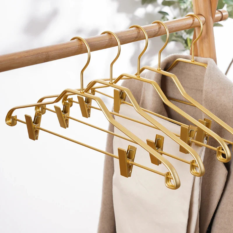 Sara 5pcs Anti-Slip Metal Trouser Hangers – Space-Saving Closet Organizer