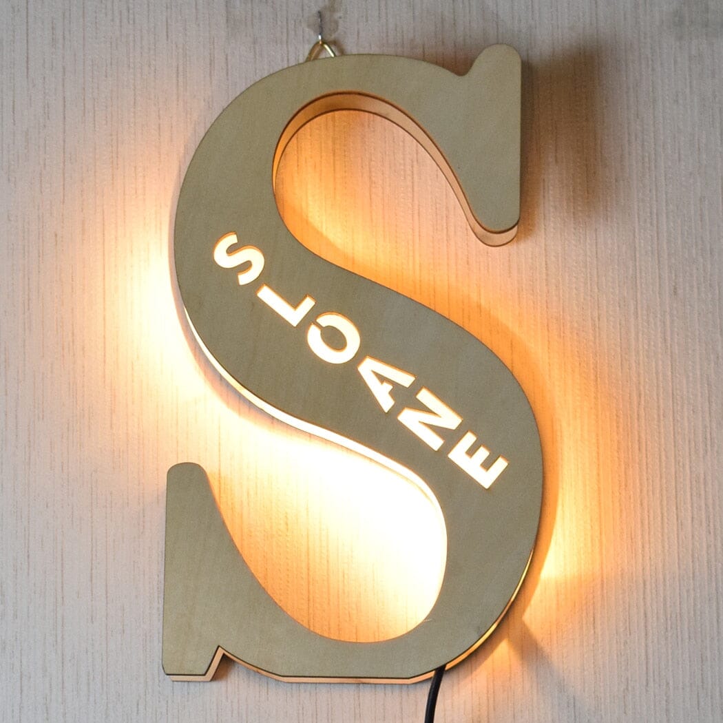 Lampa de perete LED Alphabet