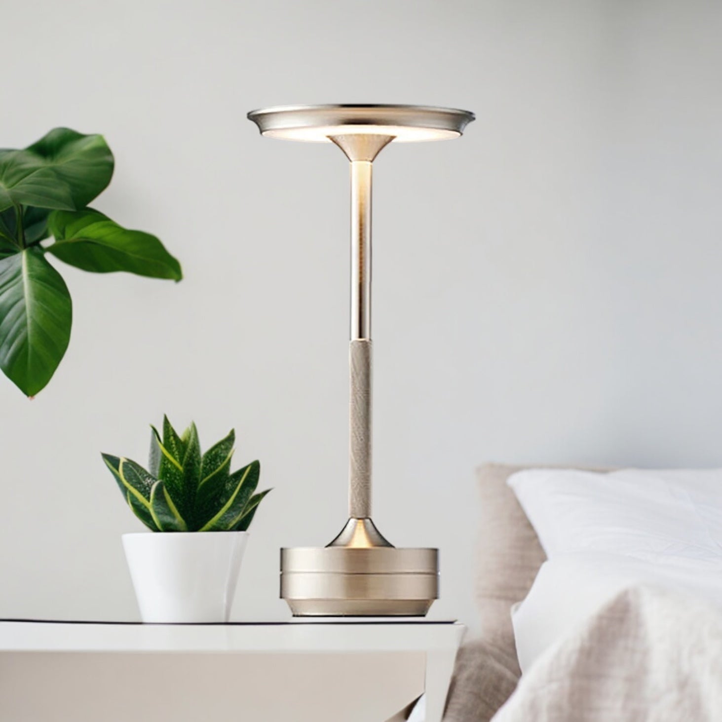 Lampada da tavolo moderna Aura senza fili - Lampada da tavolo senza fili con controllo touch e design nordico moderno