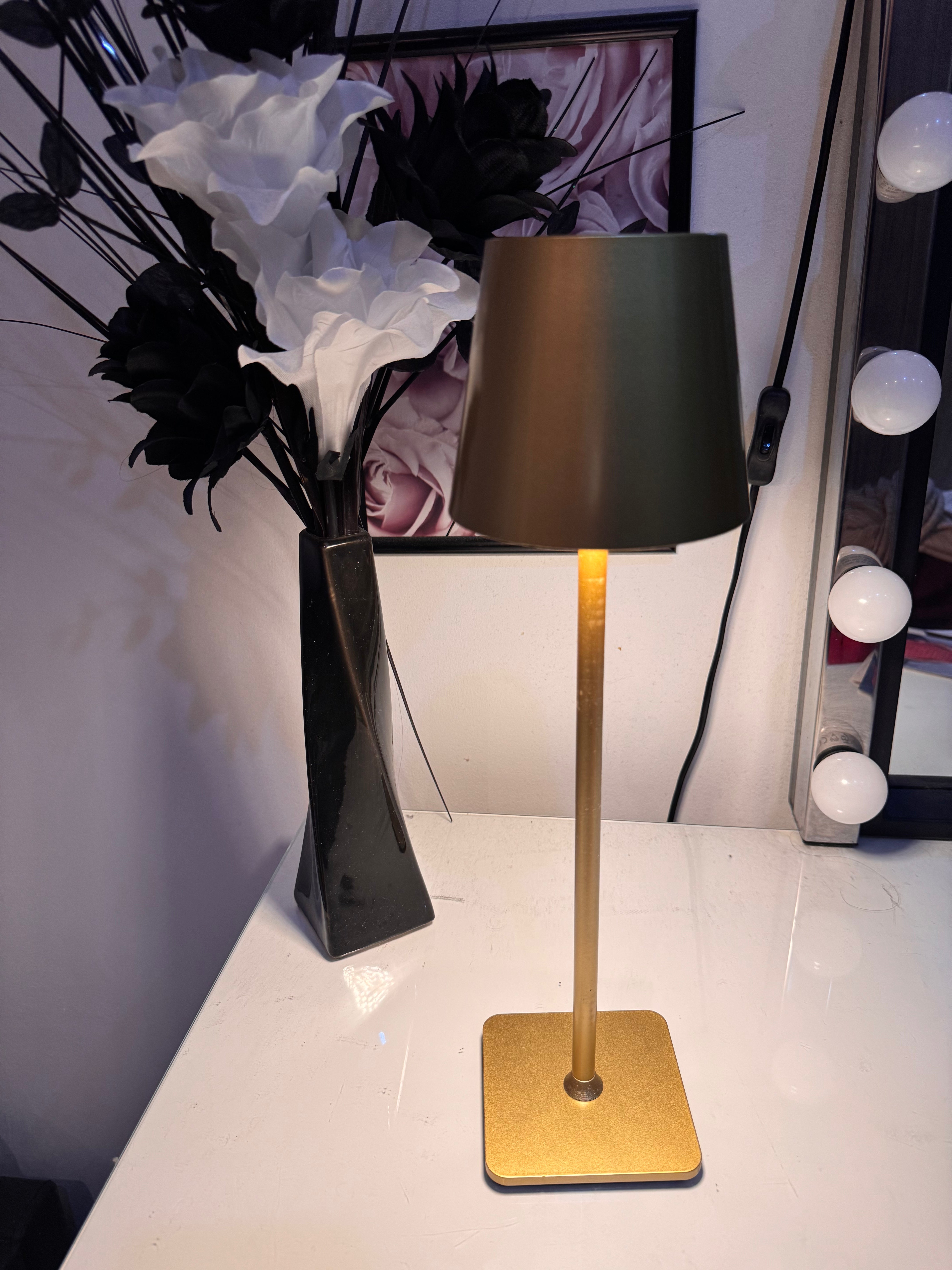 Vrimlo Dimmable Table Lamp