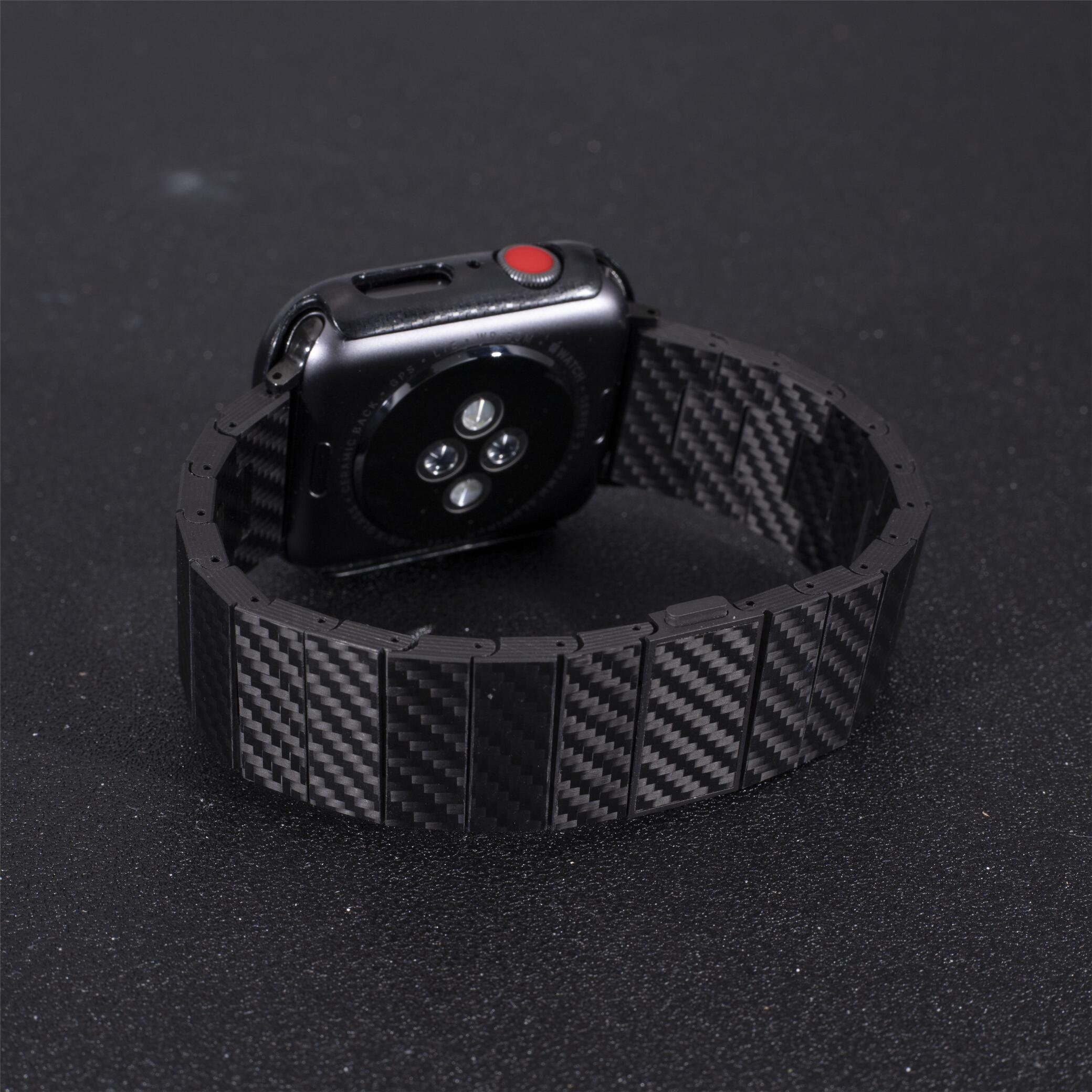 Banda din fibră de carbon pentru Apple Watch