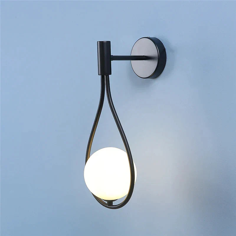 ZenithGlass - Wandlampe mit Metall-Glaskugel