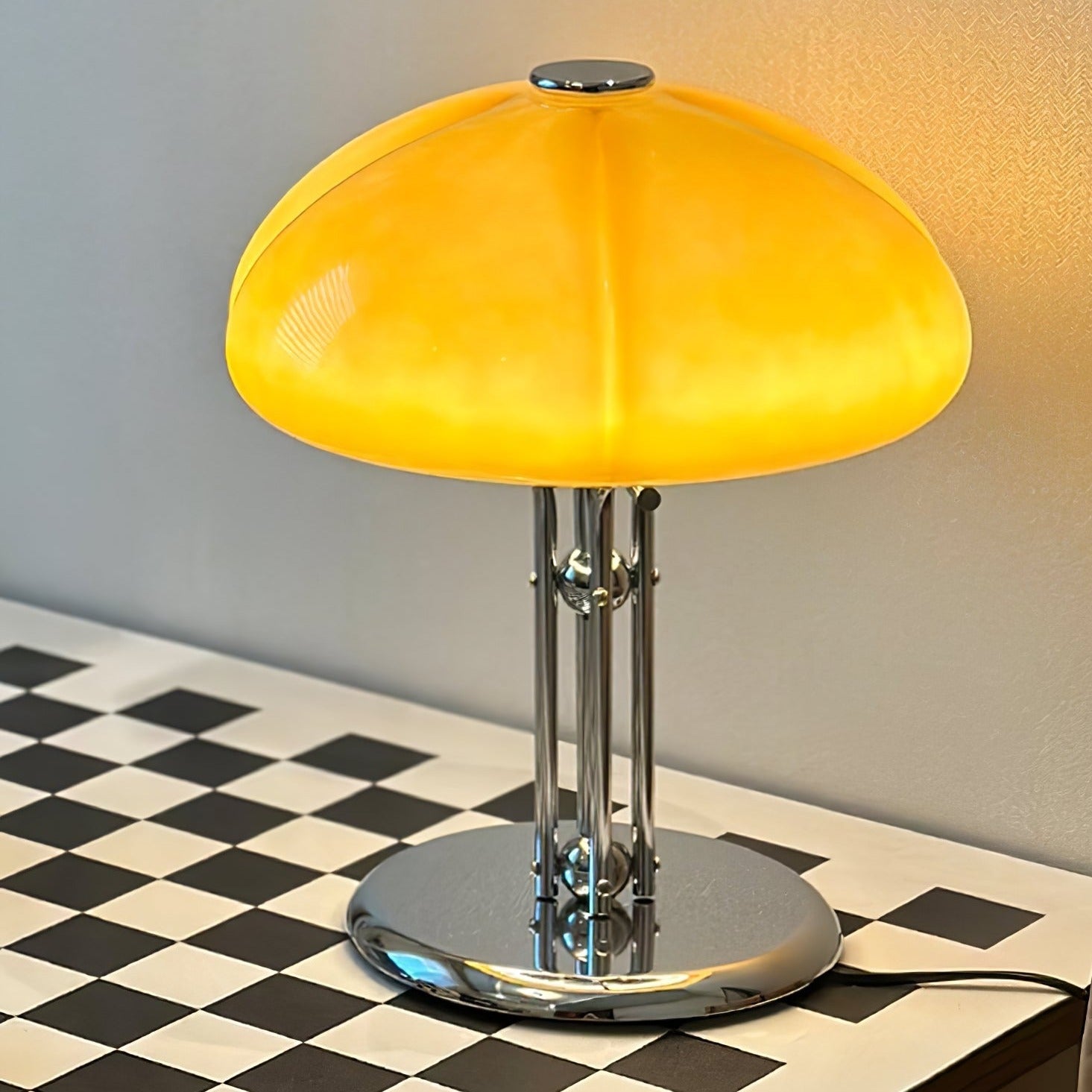 Pilz Bauhaus Tischlampe