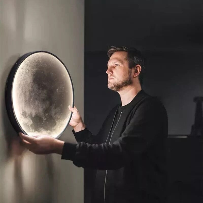 New Moon Wall Lamp