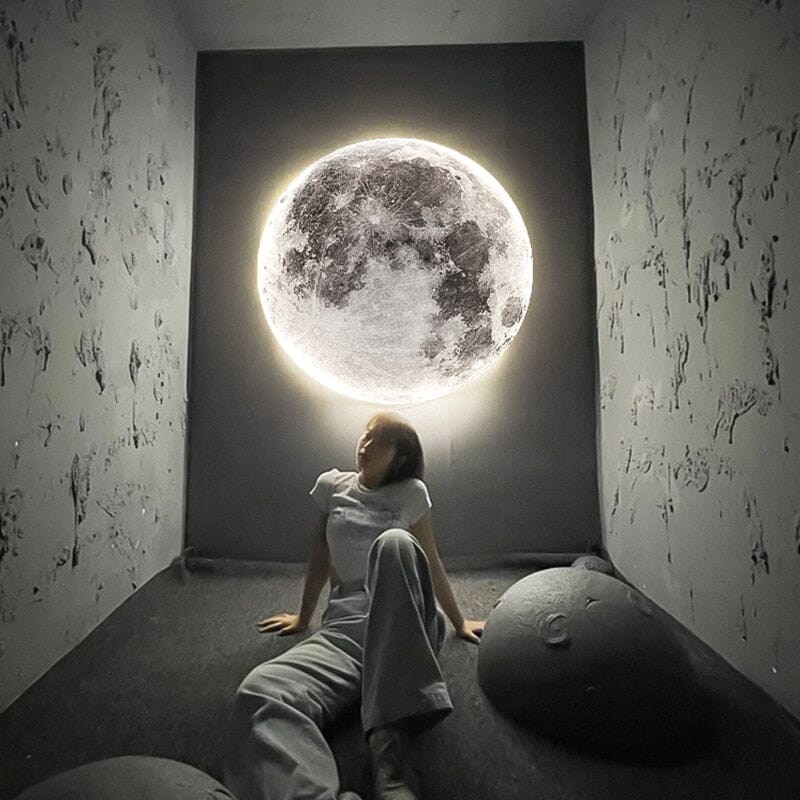 New Moon Wall Lamp