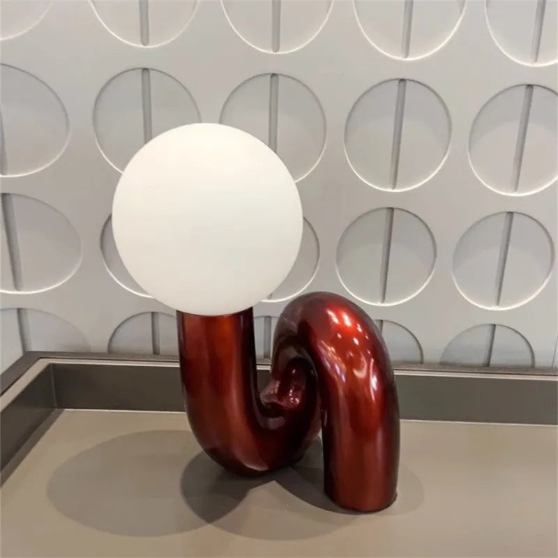 Lampa w stylu współczesnego nordyckiego designu - idealna do hoteli i domów