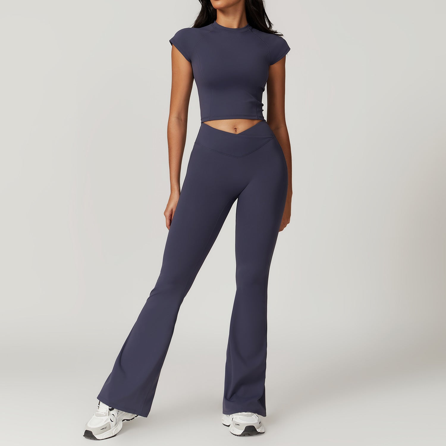 Két részes crop top és flared nadrág leggings szett