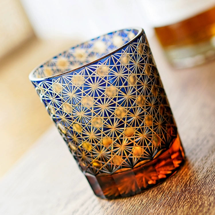 Vasos de whisky de crisantemo con estrella ámbar hechos a mano Edo Kiriko con caja de madera