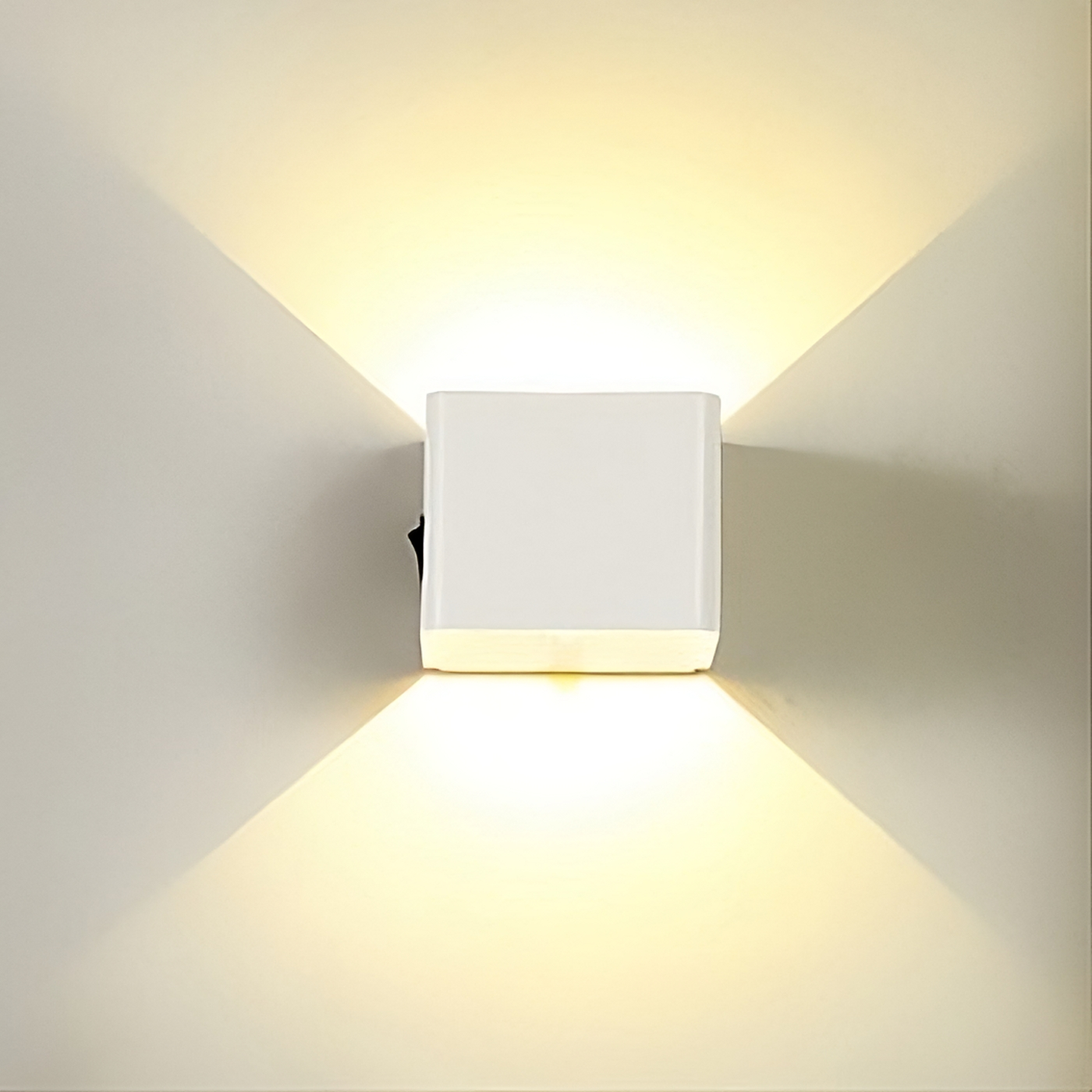 CubeLamp - Lampa ścienna z czujnikiem