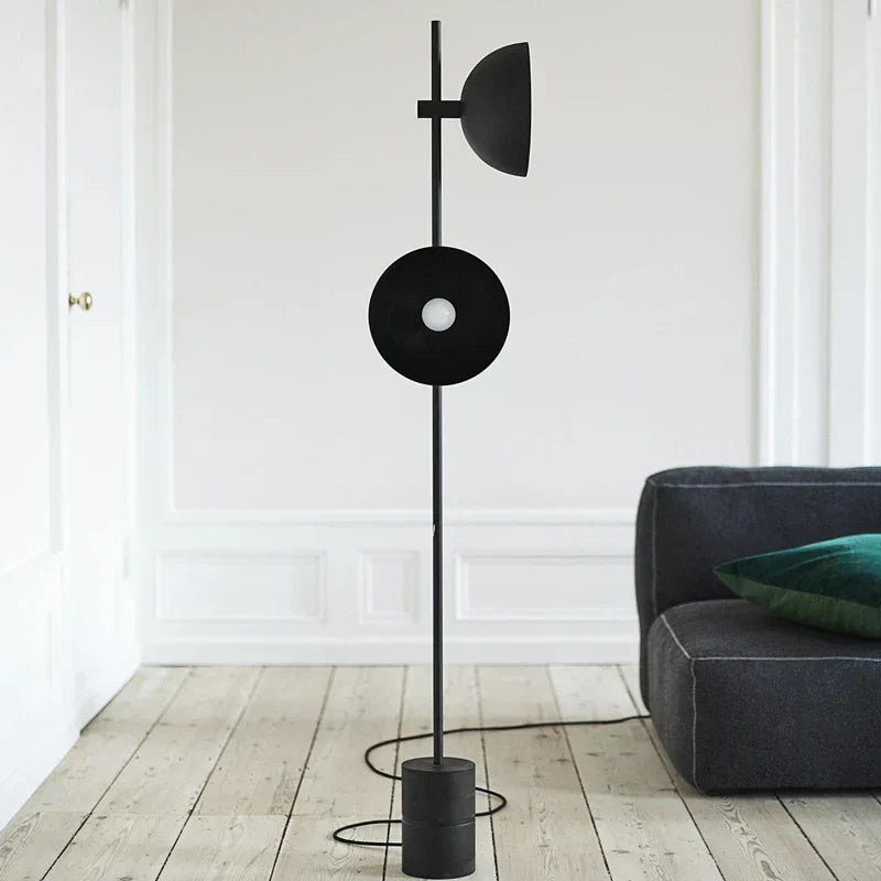 Černá minimalistická podlahová lampa | Elegantní a stylové osvětlení