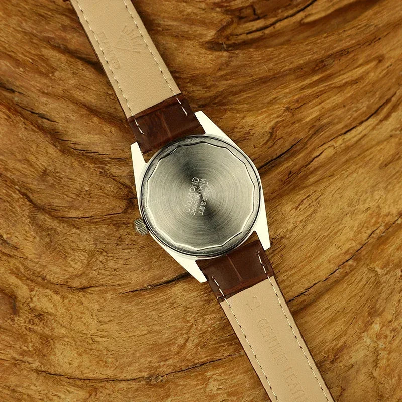 Reloj con esfera con efecto rayos de sol