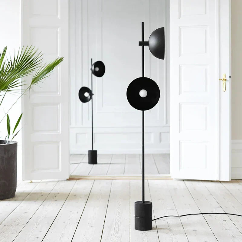 Lampada da terra minimalista nera | Illuminazione elegante e alla moda