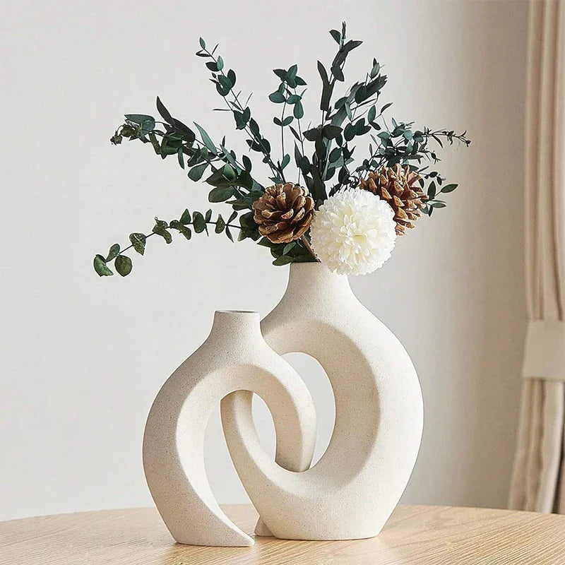 Vase en céramique blanc élégant