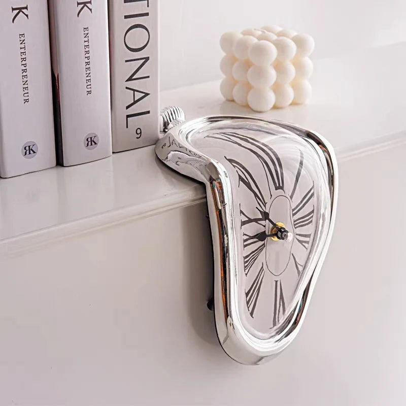 MELTING WALL CLOCK