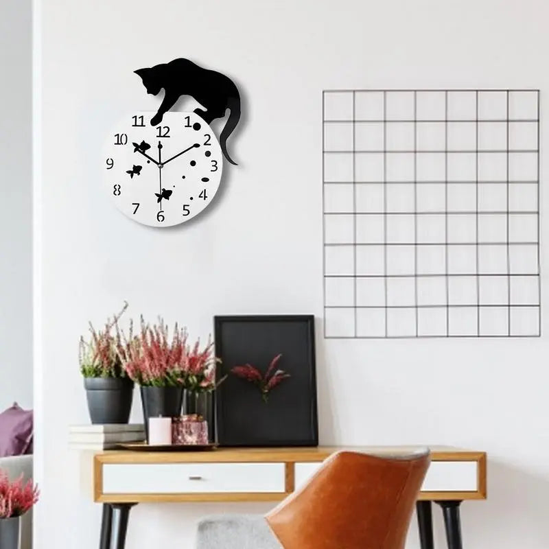 Round Wall Clock with Cat Design