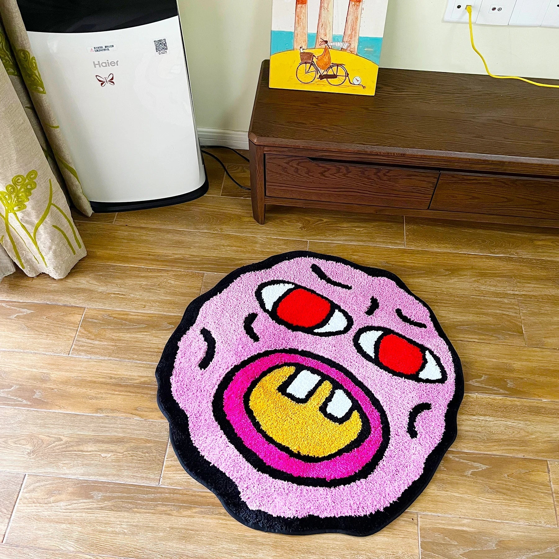 Teppich mit Cartoon-Motiv „Cherry Bomb“ in Rosa