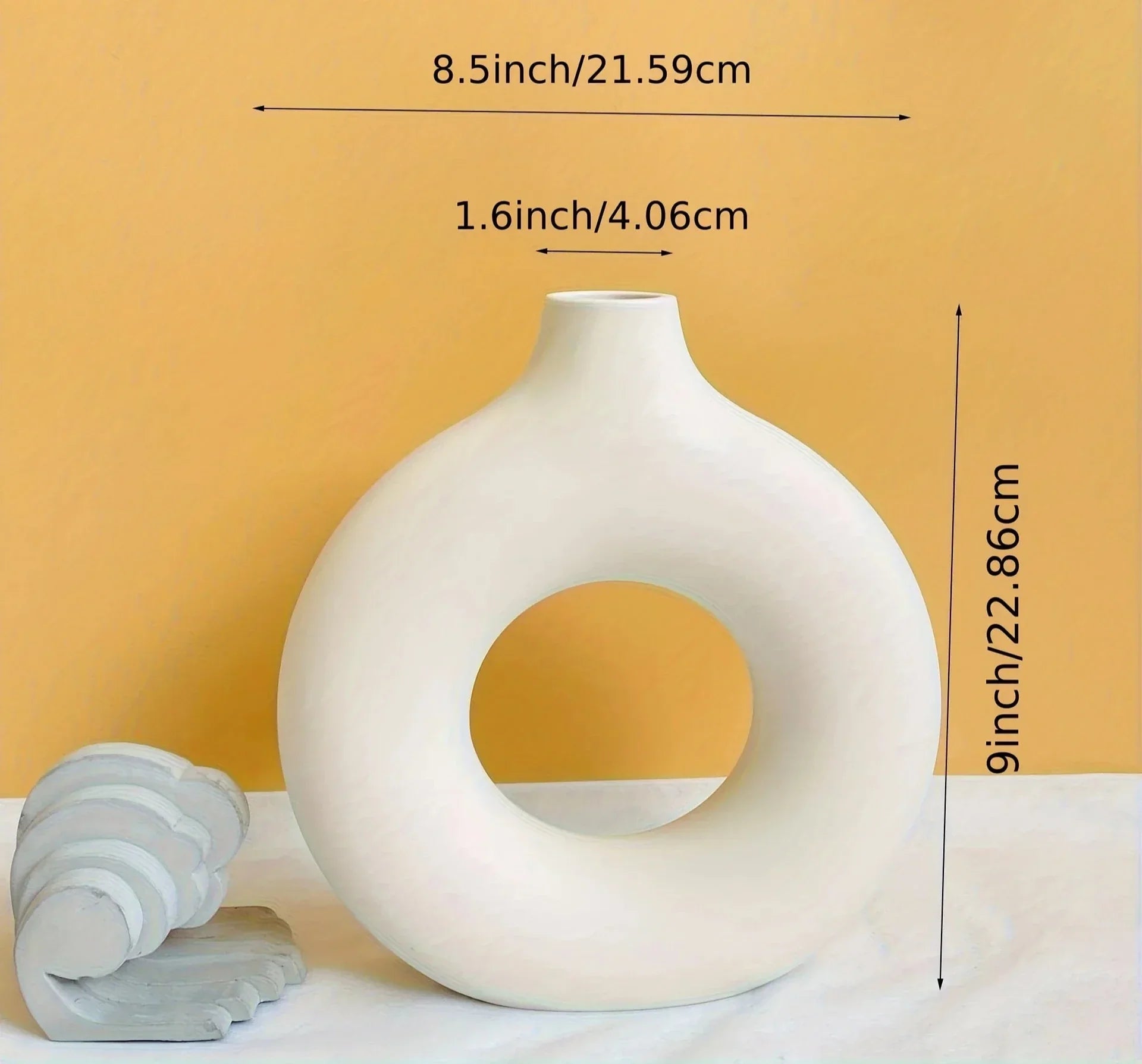 Minimalist Nordic Donut Design Vase