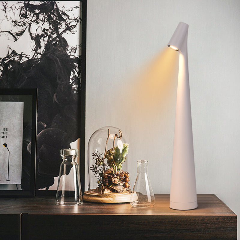 Minimalistic Nordic design Table lamp | Wireless | LED | Reading lamp | Dinnerlamp