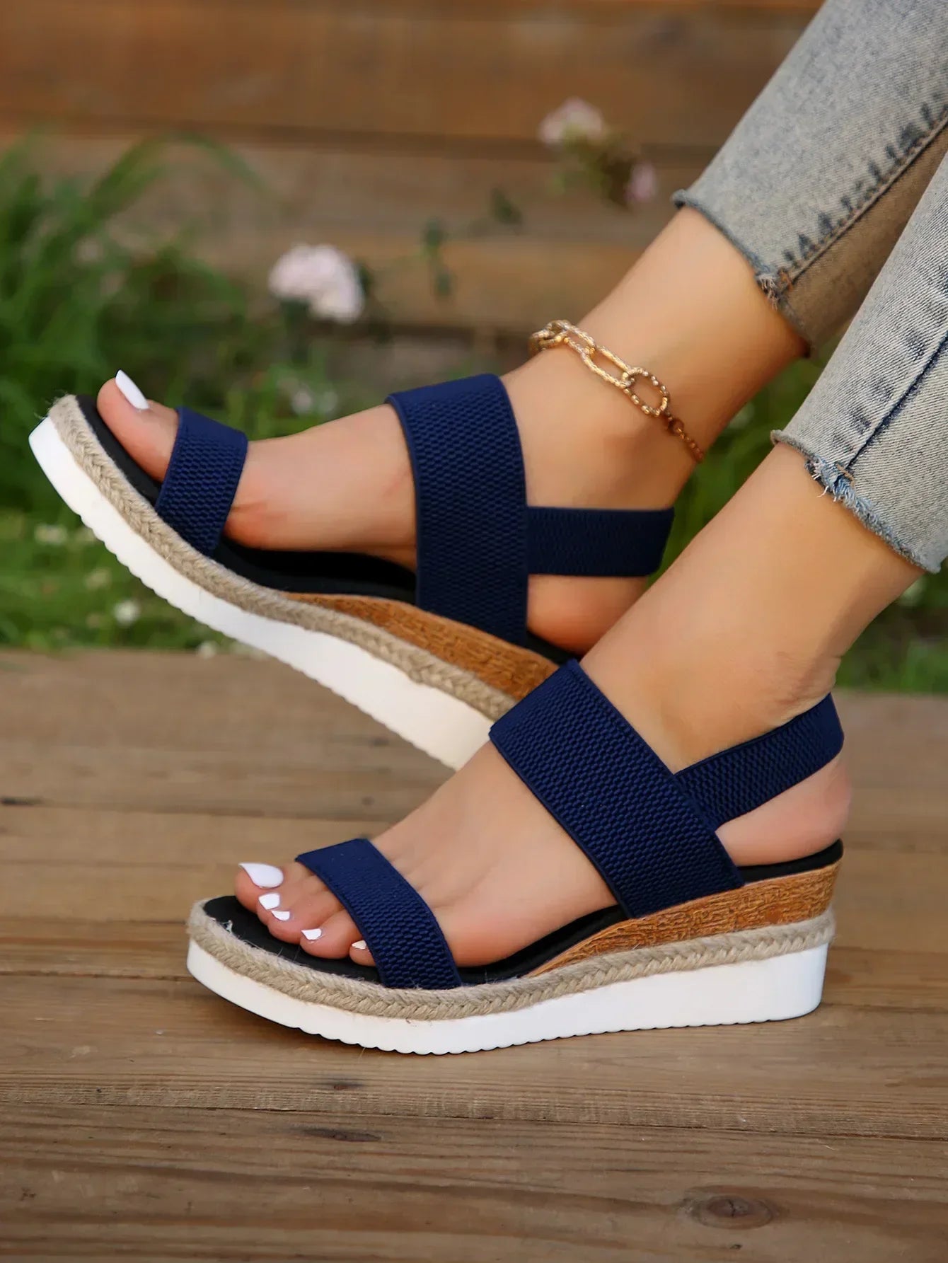 VIVIENNE SANDALS