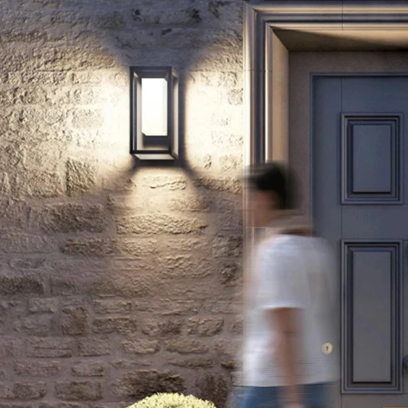 Louisa Outdoor Wall Lamp