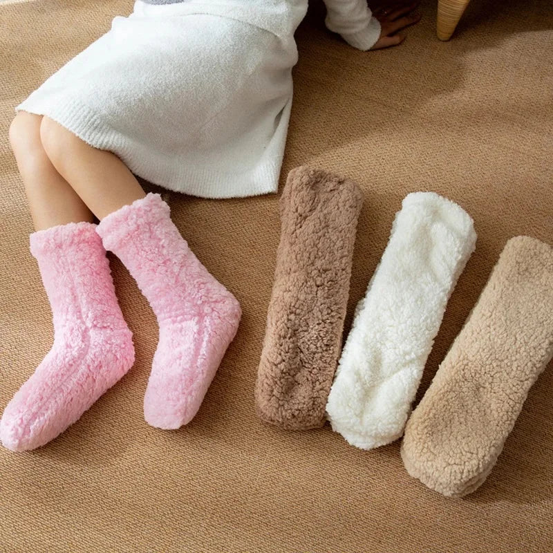 Emma's Cozy Luxe : Chaussettes thermiques en cachemire pour femme – Chaussettes de sol et de sommeil douces et épaisses pour l'hiver