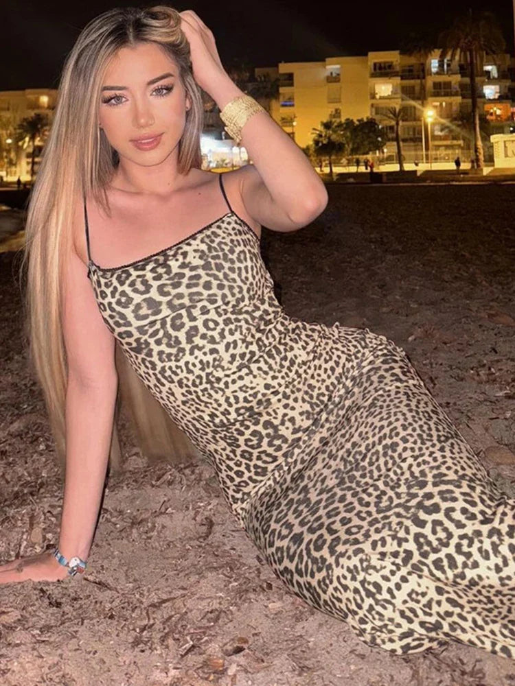 Robe maxi bodycon dos nu imprimé léopard Sara 2024 - Tenue sexy pour fête d'été à la plage