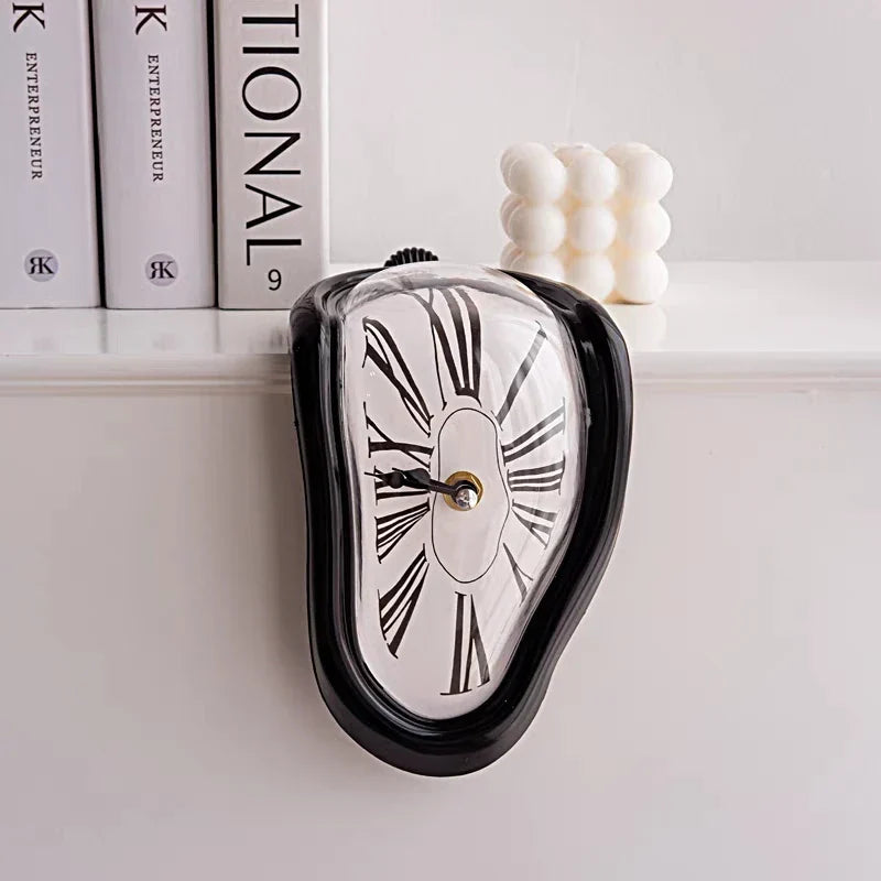 MELTING WALL CLOCK