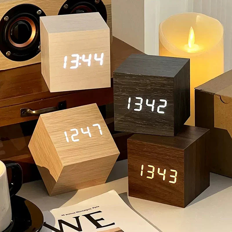 TempTune – Reloj despertador LED de madera con indicador de temperatura