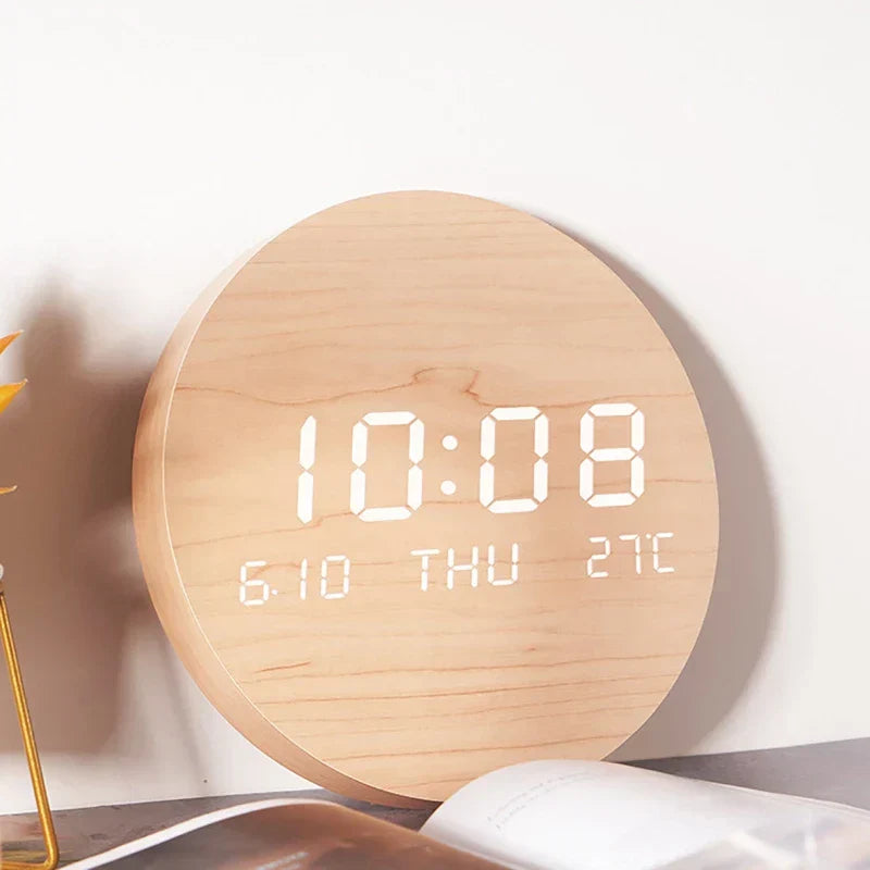 EcoChime – Horloge de bureau en bois avec alarme et affichage LED