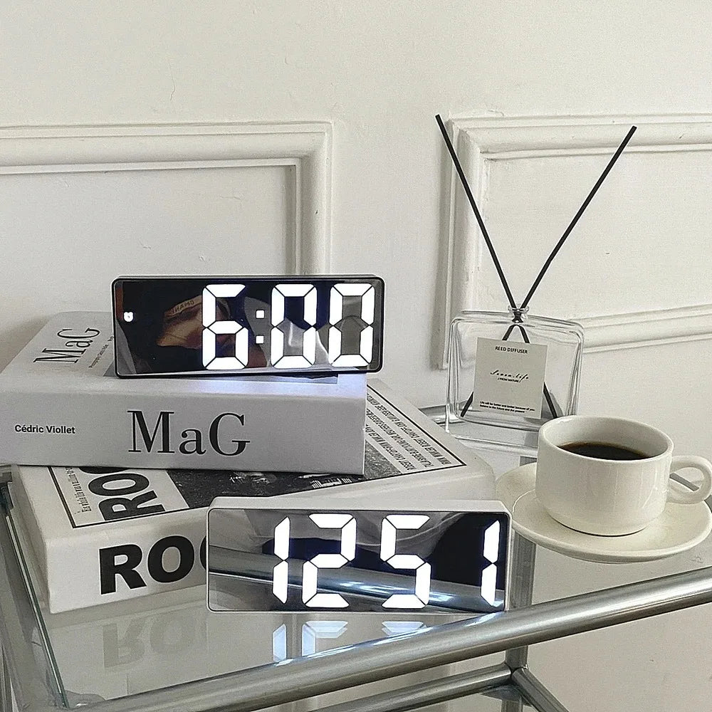 SmartWake – Electronic Mirror Alarm Clock with Alarm Function