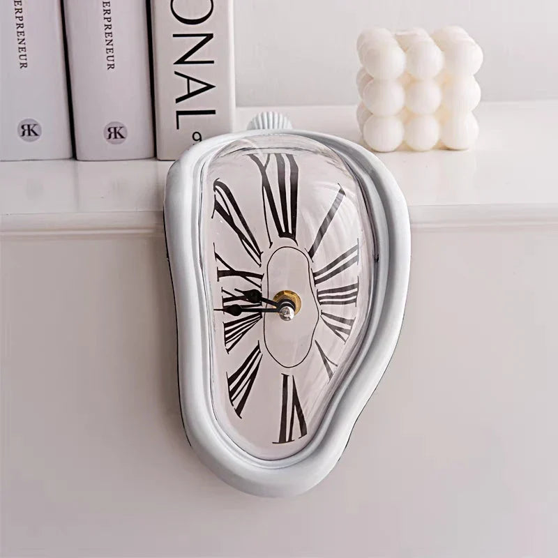 MELTING WALL CLOCK