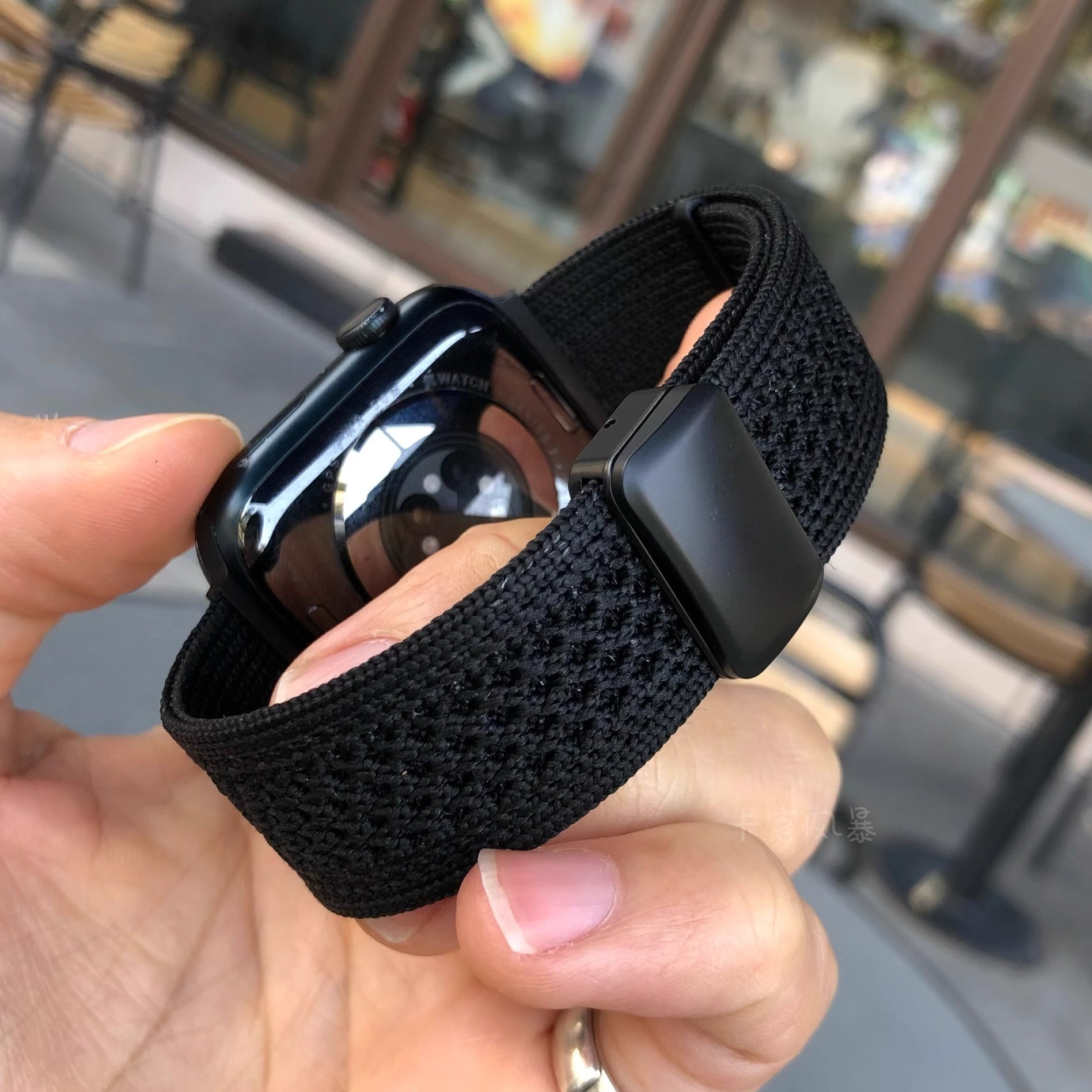 Zsinóros hálós nylon szíj mágneses csattal az Apple Watch-hoz