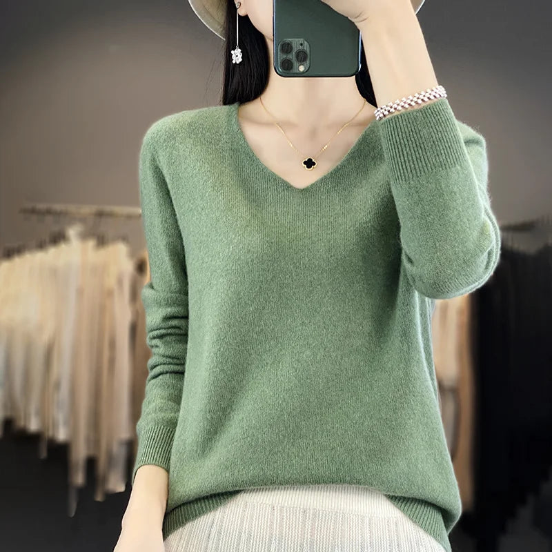 Vera: 100% Merino Wool Sweater V-Neck