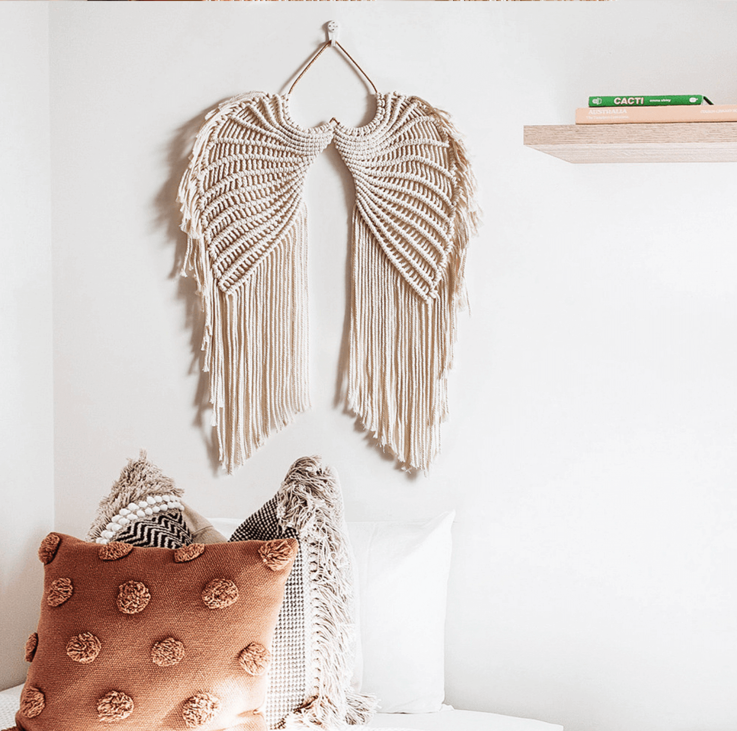 Závěsná nástěnná dekorace Angel Wings Macrame