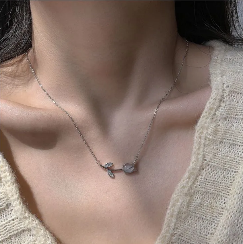 Tulip Necklace