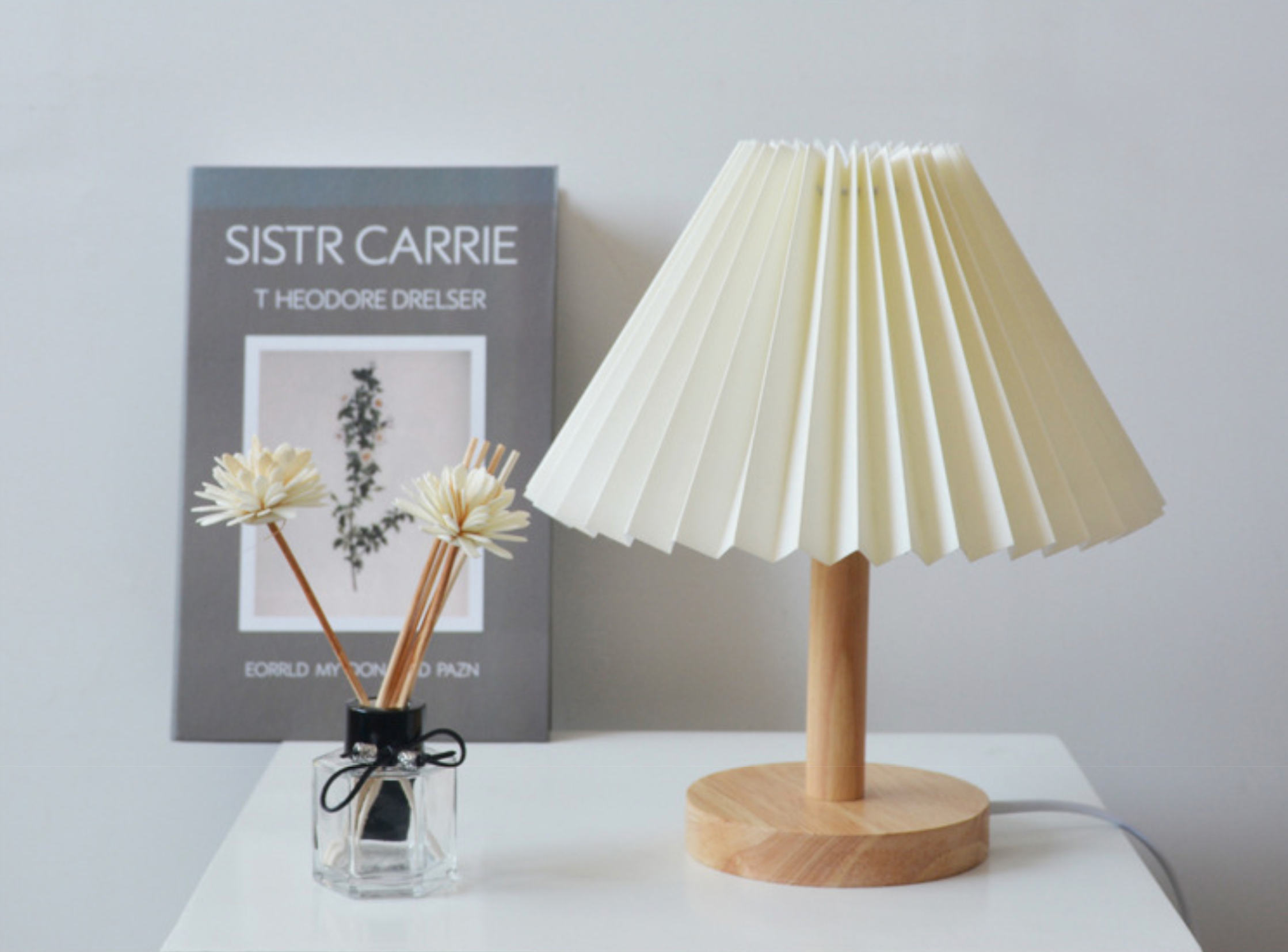 Korean Retro Pleated Table Lamp